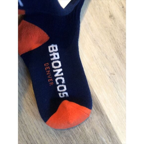NFL Denver Broncos Reebok Team Logo Adult Crew Socks MD MEN 5-10 W6-11. - Picture 11 of 12